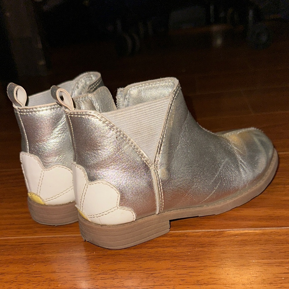 Carter's Silver Kids Boots with White Half Daisy